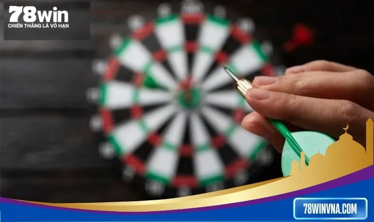 Ai nên cược Ném phi tiêu?